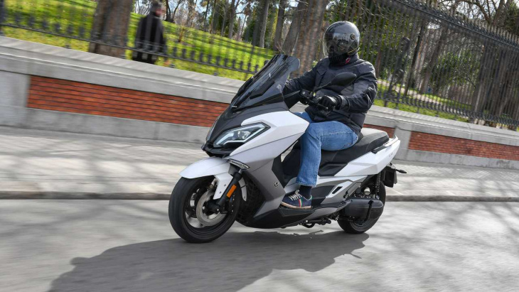 nerva exe, el e-scooter español que ofrece 5 años de garantia