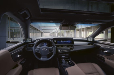 Lexus ES 300h 2023, más tecnología, equipamiento y un acabado más deportivo