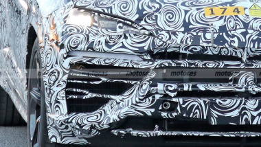 Este camuflaje esconde el Lamborghini Urus híbrido enchufable de producción