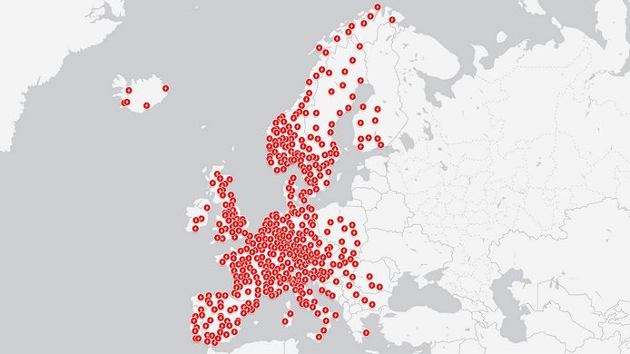 tesla ya tiene 10.000 supercargadores en europa, y esto beneficia a todos los coches eléctricos