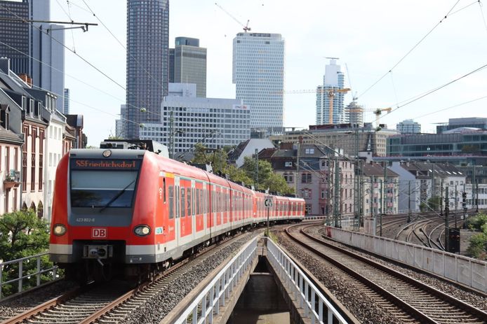 la experiencia en alemania de trenes a 9 euros al mes: apenas baja el tráfico