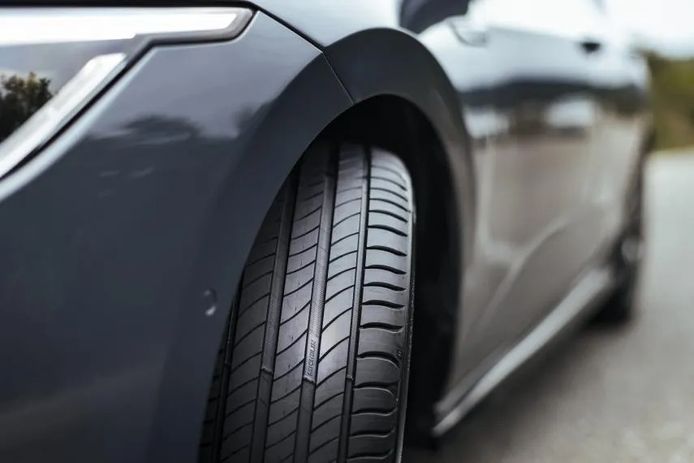 ofrecido por michelin pisa el asfalto con seguridad: por qué un buen neumático puede marcar la diferencia