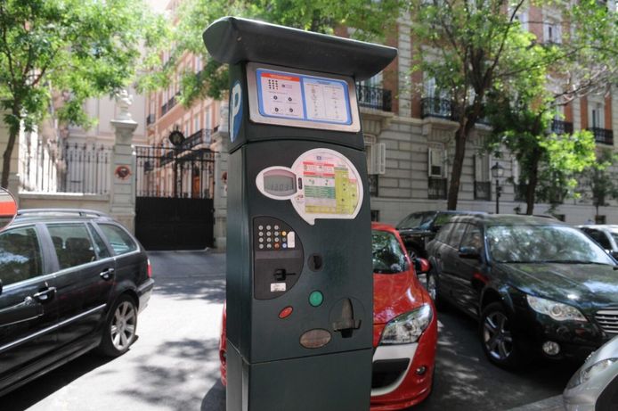 cómo pagar el estacionamiento regulado (ser/ora) en madrid con tu vehículo histórico