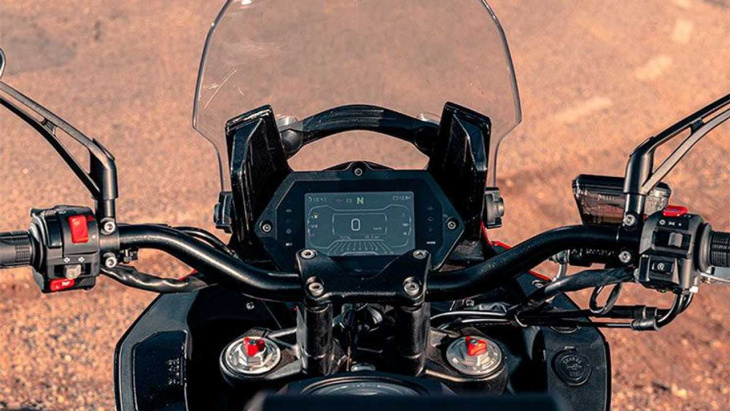 la marca española mitt presenta la nueva moto 530tt adventure