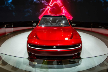 Dodge Charger Daytona SRT Concept: el muscle car eléctrico debuta en el SEMA 2022
