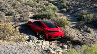 Mala aventura, el Acura NSX se estrella en el Red Rock Canyon