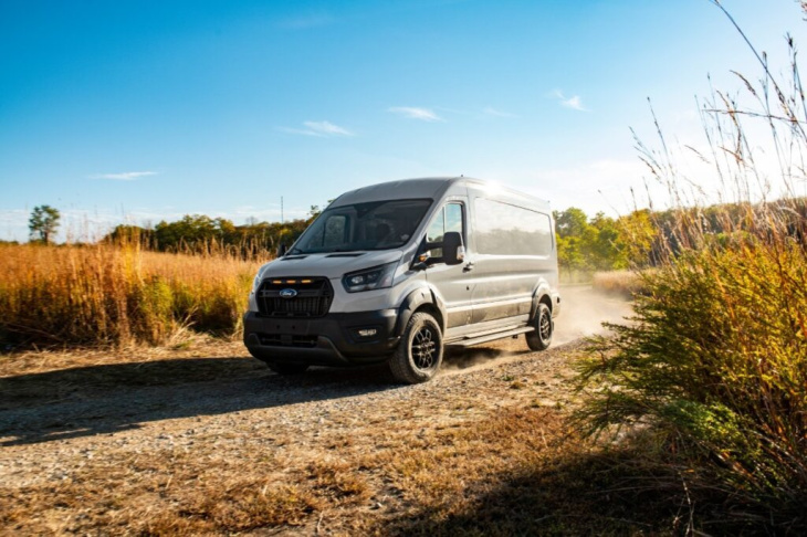 con la transit trail del 2023, ford amplia su línea de camionetas con un modelo para las aventuras