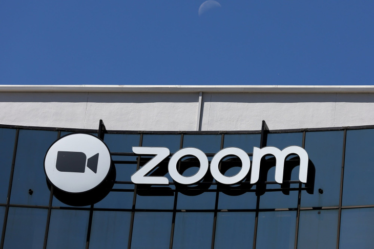 zoom anuncia que se podrán hacer videollamadas en los tesla