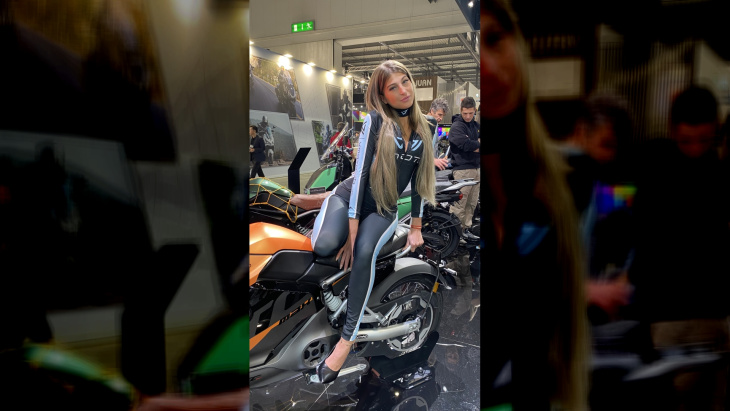las chicas más guapas del salón de la moto eicma 2022