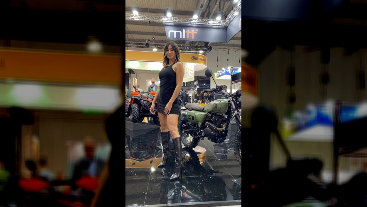 las chicas más guapas del eicma motorcycle show 2022