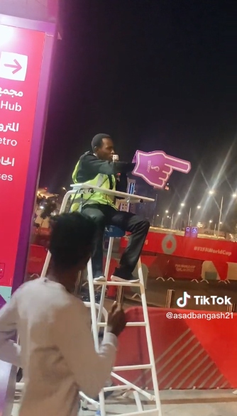 hombre grita dirección de metro en qatar; se viraliza su particular modo