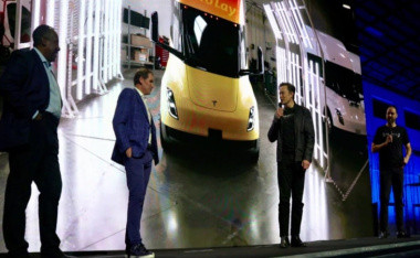 Tesla entrega primeras unidades de su camión pesado eléctrico