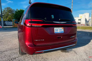 Chrysler Pacifica Plug-in Hybrid 2022 ¿Necesitas una SUV?