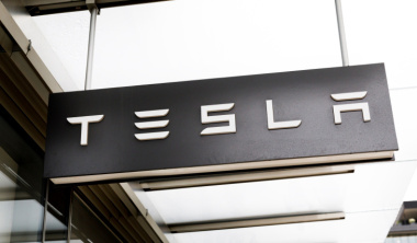 Tesla cae en Wall Street entre críticas por la fijación de Musk con Twitter