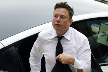 Musk vende otros 3 mil 600 mdd en acciones de Tesla