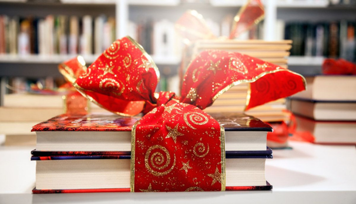 amazon, los mejores regalos para estas navidades: rutas por españa y lo mejor de la f1, en libros únicos
