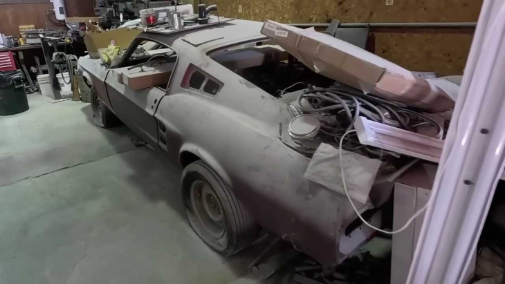 vídeo: aparece un ford shelby gt500 abandonado del año 1967