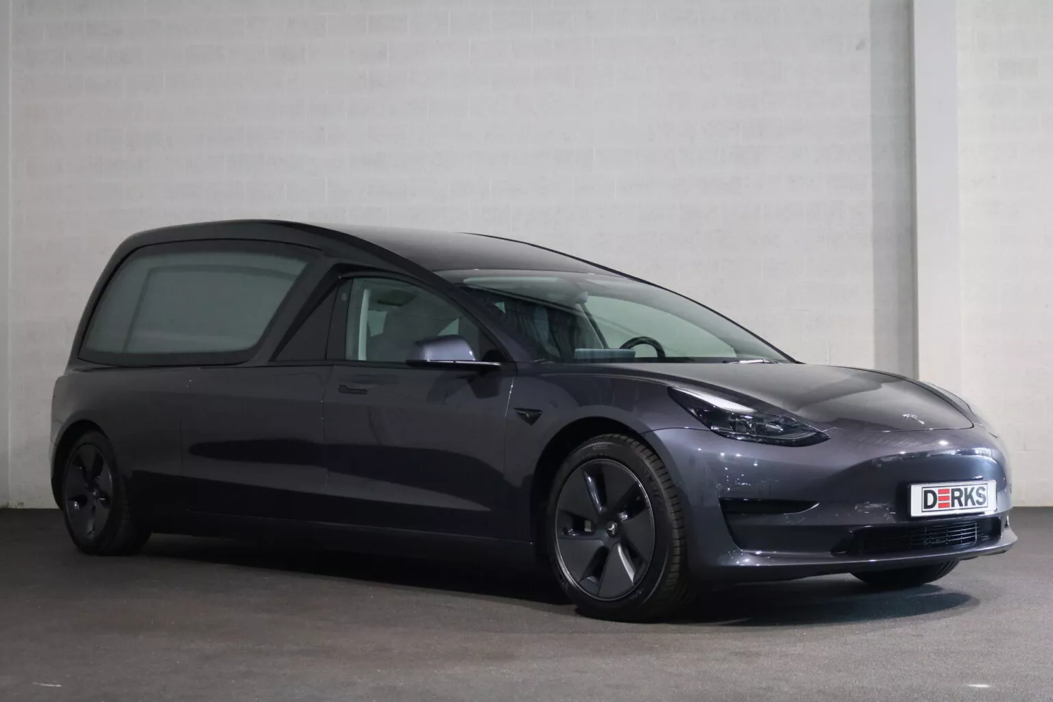 El Tesla Model 3 está listo para acompañarte en tu último viaje