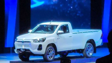 Toyota presentó por primera vez la Hilux Revo BEV Concept