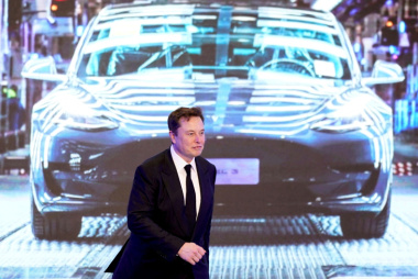 Tesla se da otro batacazo en Bolsa entre dudas por la demanda y por el comportamiento de Elon Musk