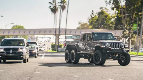 prueba del jeep gladiator next level 6x6: el tyrrell de las pick-up