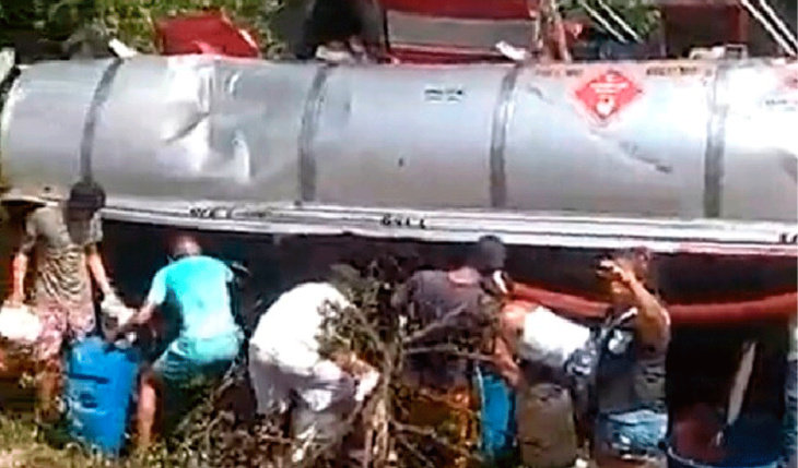 conductor de 31 años muere en choque y pobladores saquean combustible de su cisterna en colombia