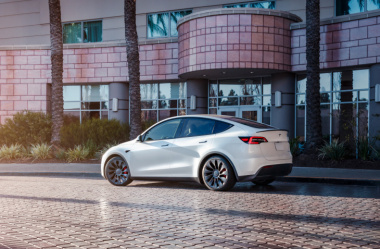 En cifras de ventas, el Tesla Model Y le gana la partida al Dacia Sandero en Europa