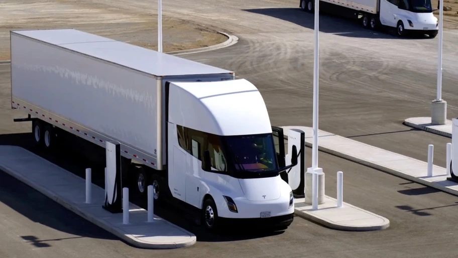 Tesla Semi llega a Estados Unidos, ya comenzaron las primeras entregas