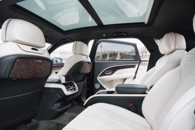 El Bentley Bentayga crece y se convierte en un verdadero salón rodante