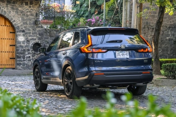 Honda CR-V contra CX-5, Tiguan, X-Trail y 3008. ¿Quién ofrece más por tu dinero?