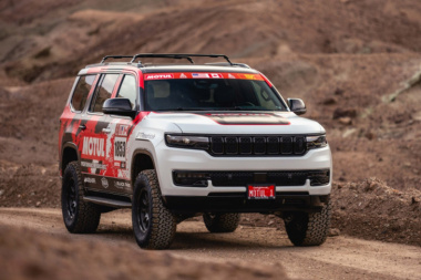 Motul presenta un Jeep Grand Cherokee inspirado en el Dakar