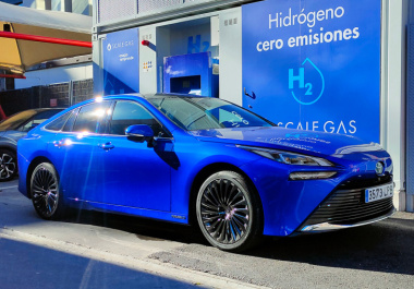 Prueba: Toyota Mirai. ¿Es el hidrógeno el futuro del automóvil? (Vídeo)
