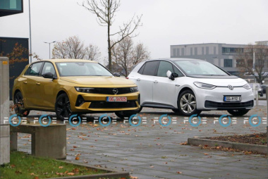 Se declara la guerra de los compactos eléctricos. Opel Astra Electric vs Volkswagen ID.3 vs MG 4