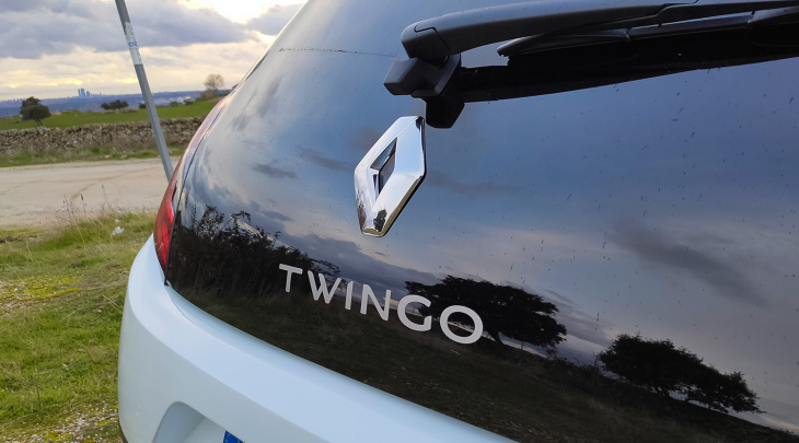toma de contacto con el renault twingo electric: un coche eléctrico ideal para entornos urbanos