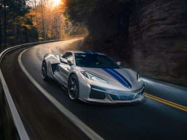 El Corvette celebra su 70º aniversario convirtiéndose en un deportivo híbrido con motor V8