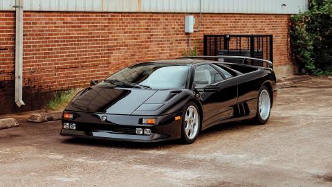Hace 33 años nació el Lamborghini Diablo: el último V12 'puro' de la marca
