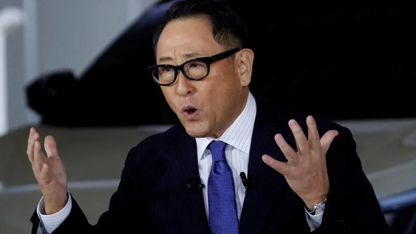 El presidente de Toyota será sustituido para acelerar la transición al coche eléctrico