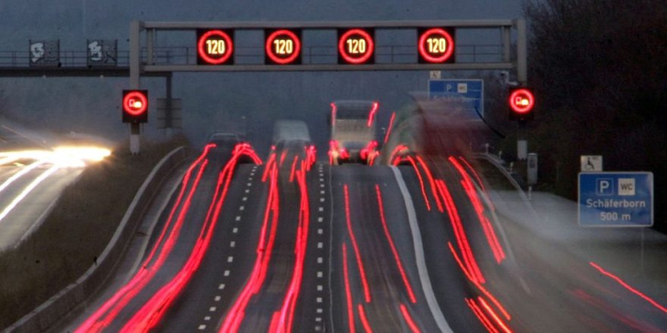 las autobahn de alemania seguirán con tramos sin límite de velocidad gracias a los eléctricos