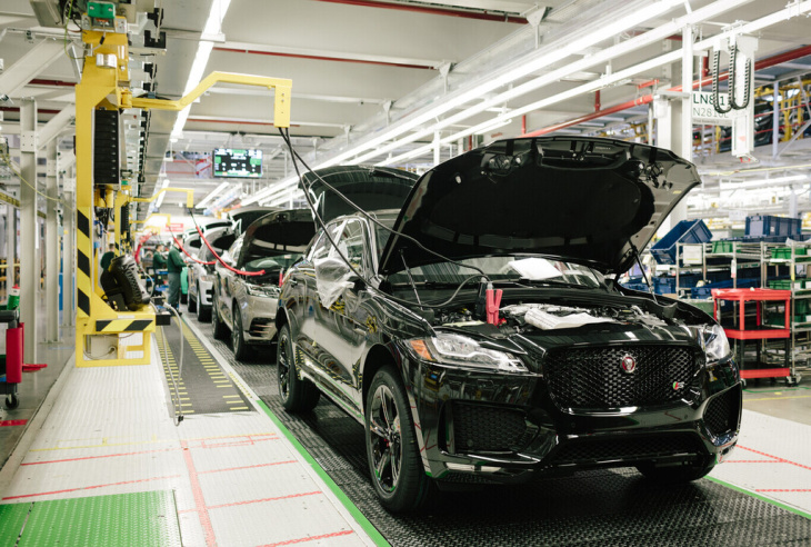 todo al eléctrico: jaguar land rover estudia instalar en españa una fábrica de baterías para sus futuros coches eléctricos