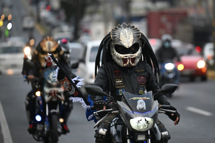 motociclistas retoman peregrinación para venerar al cristo negro en guatemala