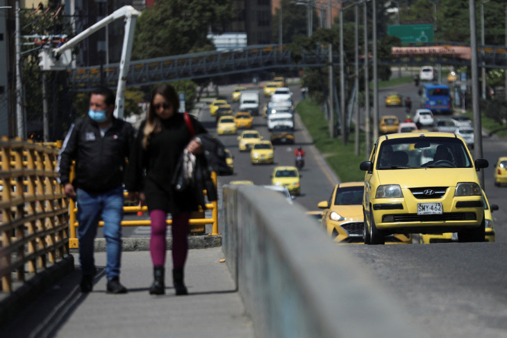 ¿de cuánto sería la carrera mínima de un taxi en bogotá, según empresa de taxistas?