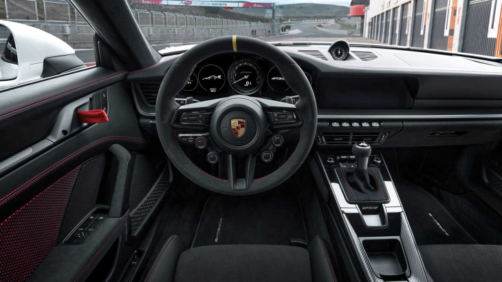 el porsche 911 gt3 rs es el supercar & sports motor1 social car of the year 2023