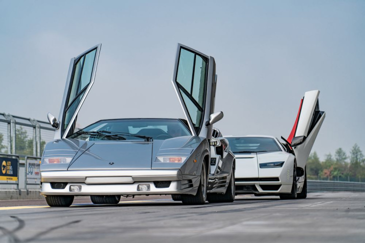 Lamborghini Countach LPI 800-4 vs Countach 25 Aniversario: ¿Un homenaje fiel?