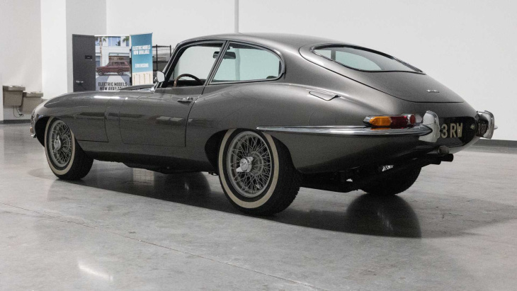 e.c.d. automotive design comienza a restaurar jaguar e-type