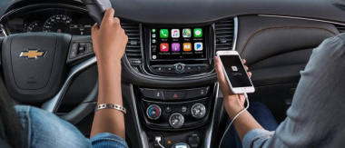Los próximos autos eléctricos de GM ya no tendrán Apple CarPlay ni Android Auto: la automotriz integrará su propio software de Google