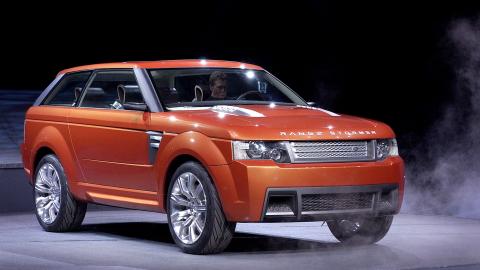Con este concept V8 con puertas de tijera comenzó una revolución en Range Rover