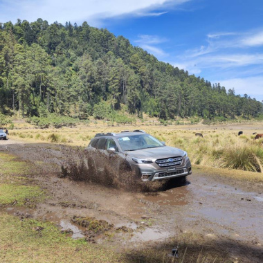 Subaru Outback 2023 para dominar diferentes caminos