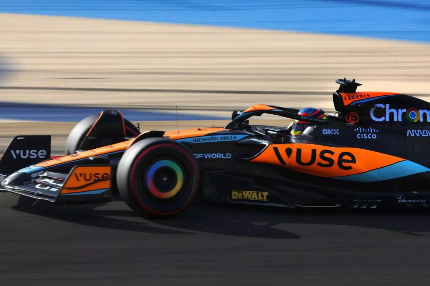 Red Bull confirma las primeras conversaciones con McLaren para motorizarles
