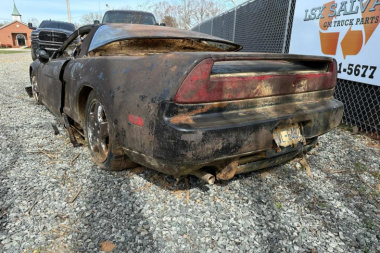 Este Acura NSX robado en los ’90 pasó 20 años abandonado en el fondo de un río