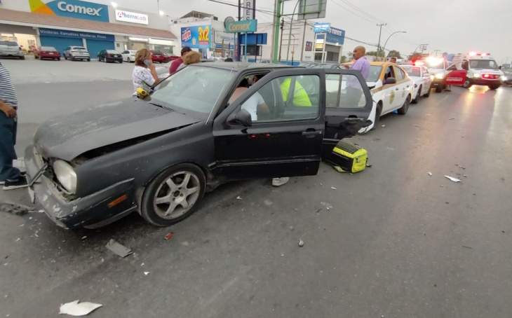 choque automovilístico deja 4 heridos en avenida lincoln en monterrey